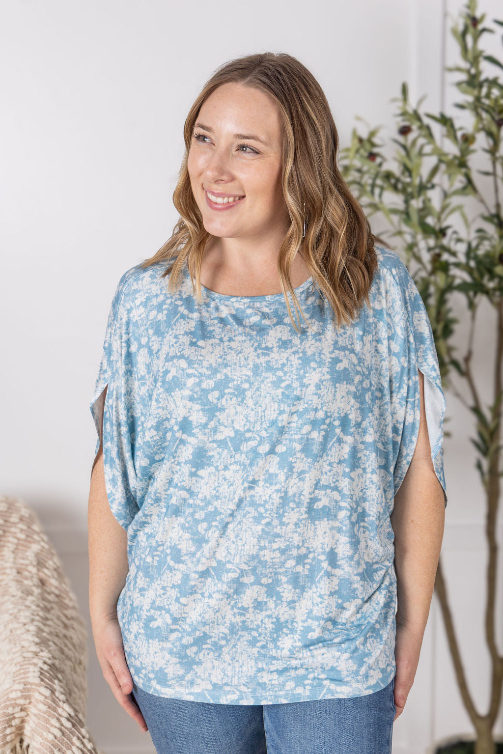 IN STOCK Darcy Dolman - Blue and Ivory Abstract