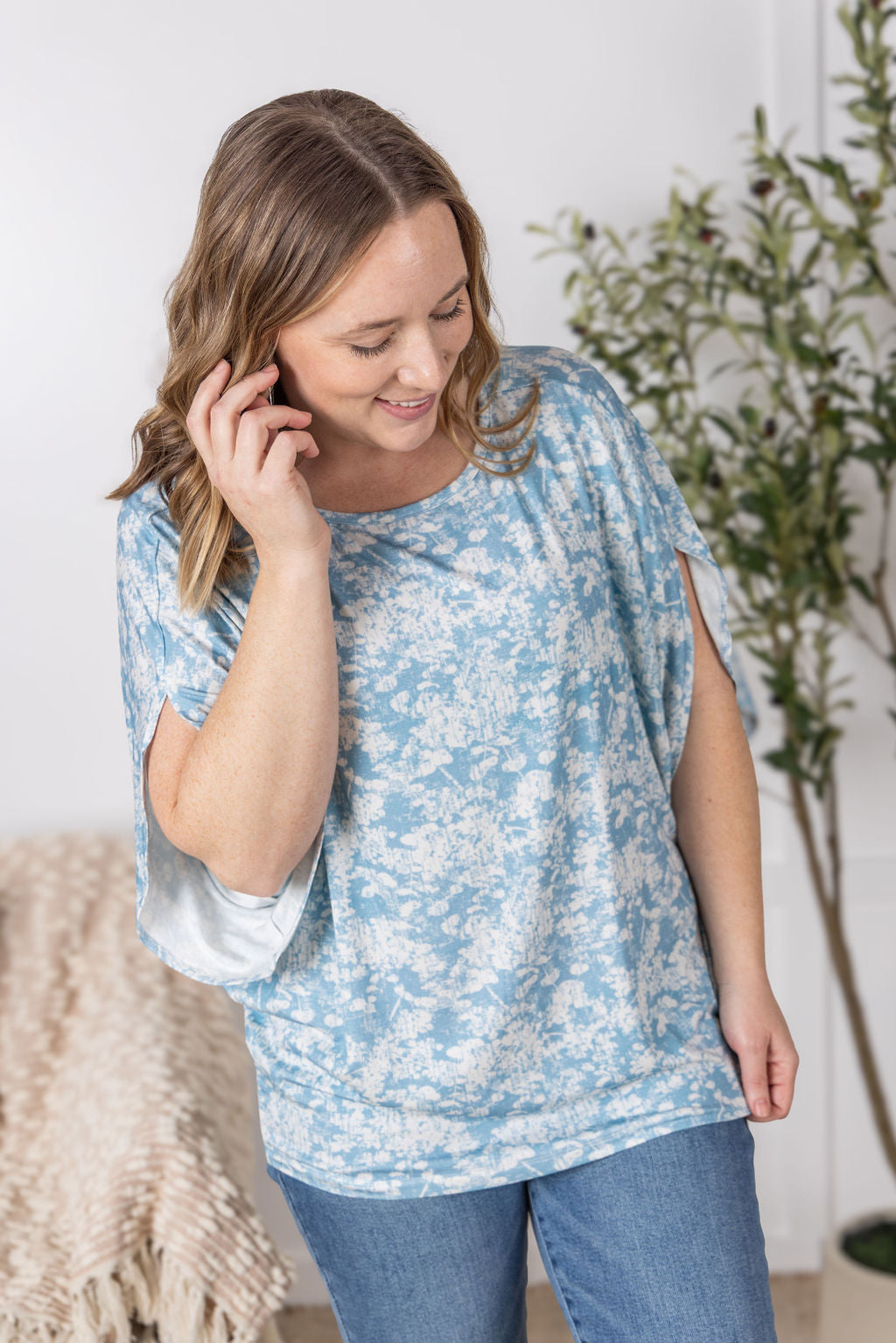 IN STOCK Darcy Dolman - Blue and Ivory Abstract