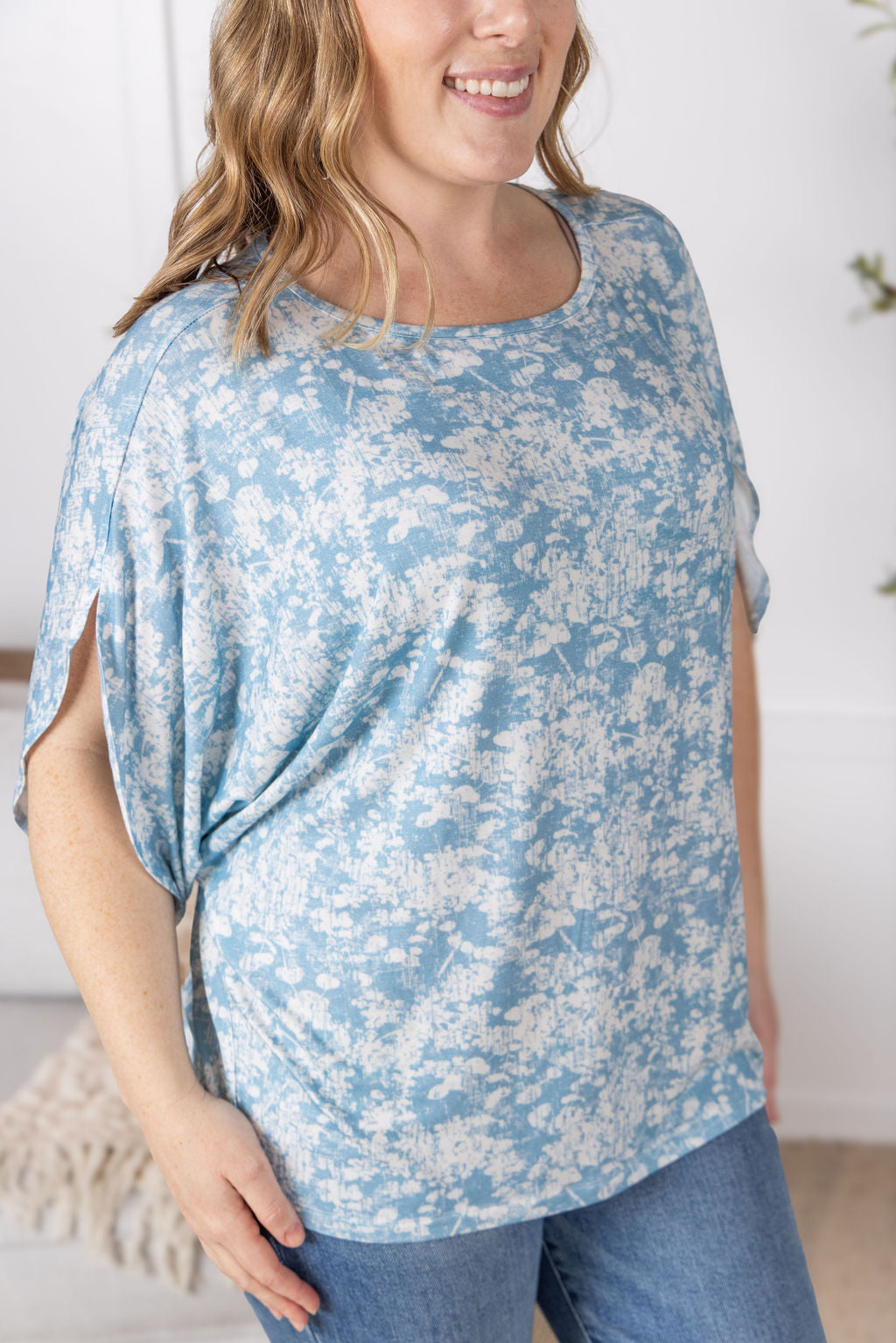 IN STOCK Darcy Dolman - Blue and Ivory Abstract