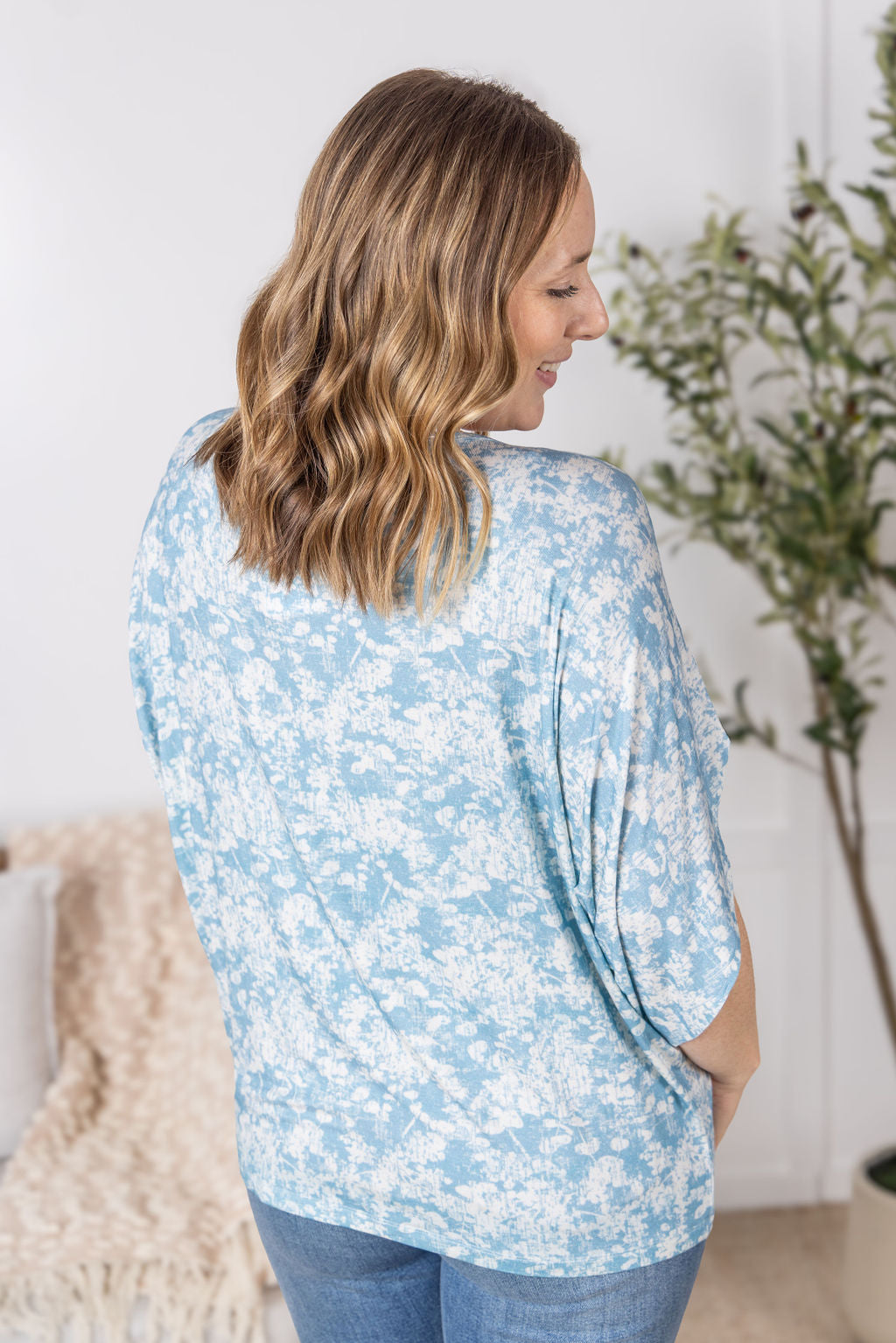 IN STOCK Darcy Dolman - Blue and Ivory Abstract